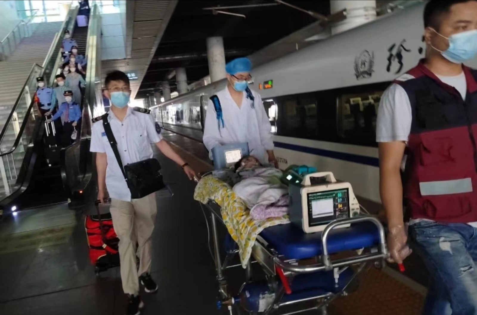 高安市高铁转运公司